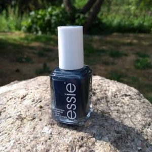 poma-neglelak-essie-201